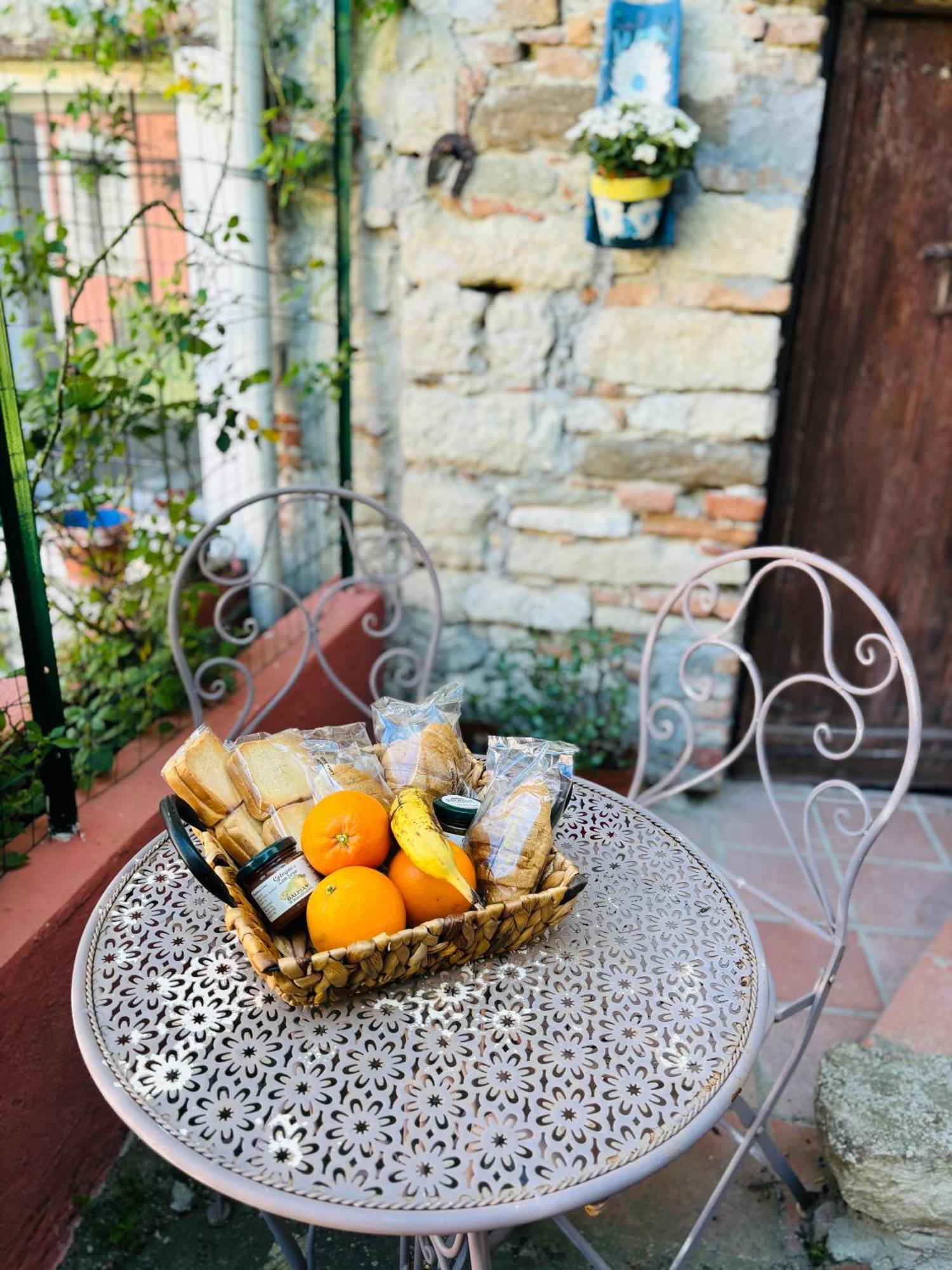 A Casa Di Mirna Villa Borghetto Di Borbera Buitenkant foto
